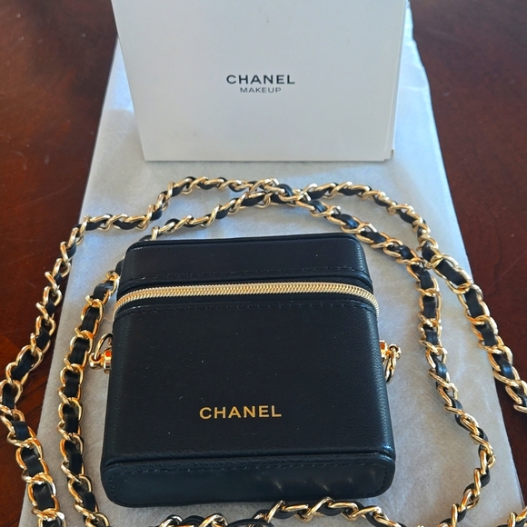 Chanel Black and Gold Women's Bag - Picture 2 of 10